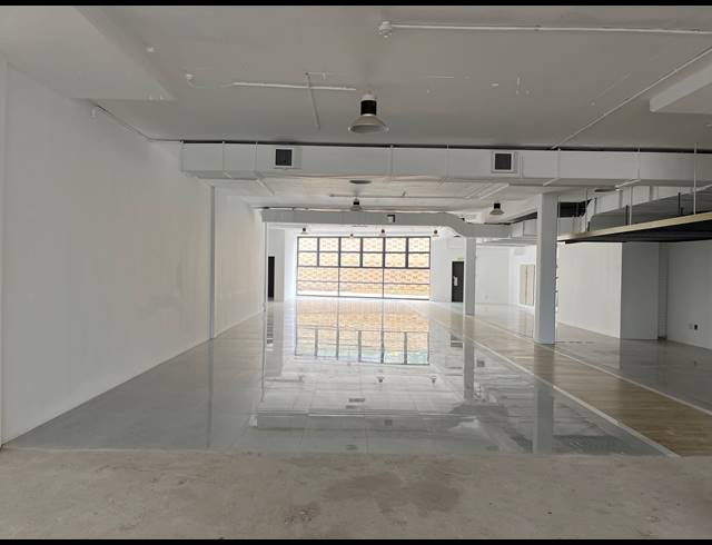 1,640M² SHOWROOM TO LET IN BALLITO DISTRICT